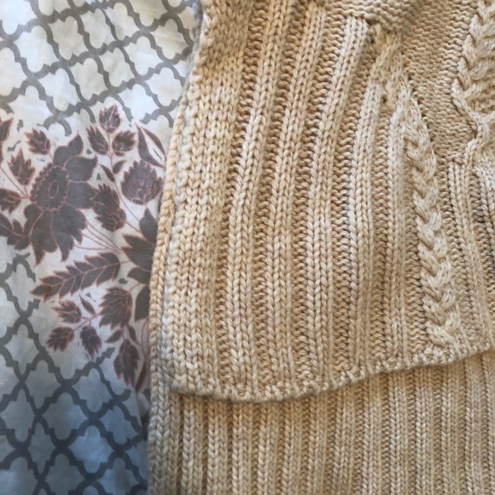 BCBGMAXARIA sleeveless sweater - Picture 4 of 5